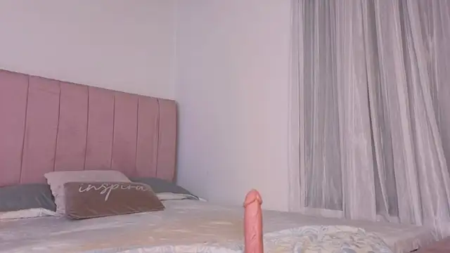 Amaia Daniells online show from December 20, 3:43 am