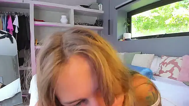 holy khloe online show from March 6, 5:46 am