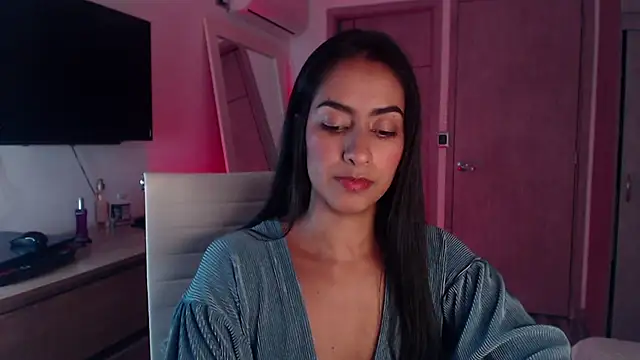 Snapshot of Brown_skin11 chatting on October 17, 10:24 pm Brown skin11 online show from October 17, 10:24 pm