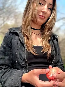 LetsFunKARINA online show from April 21, 6:42 am