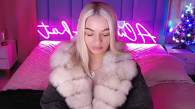 AllwaysHotJ online show from December 19, 2:48 am