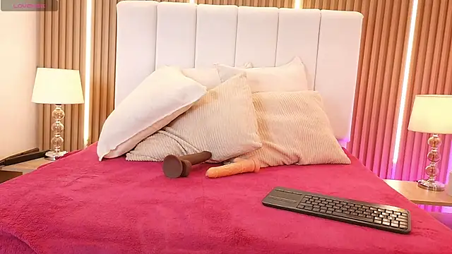 KimSensual  online show from April 28, 12:31 pm