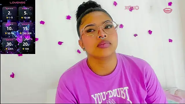 moana taylor online show from December 5, 8:21 pm