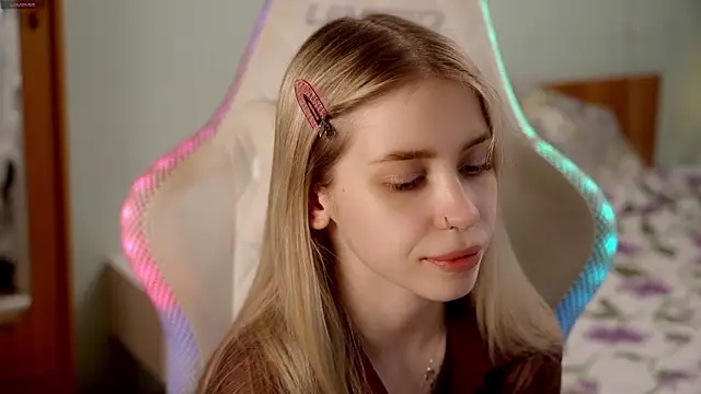 ho1yho1e online show from March 17, 7:29 pm