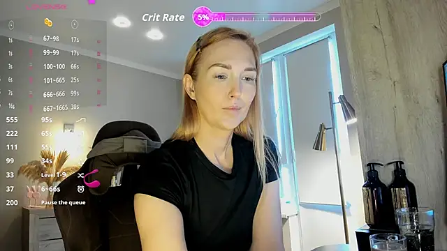 HotyPlays online show from April 25, 12:30 pm