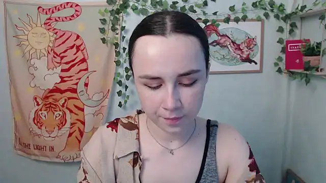 VeryVeryVeryShy  online show from June 10, 5:50 am