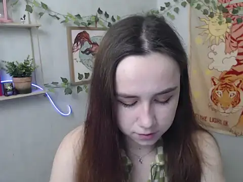 VeryVeryVeryShy  online show from April 27, 5:37 am