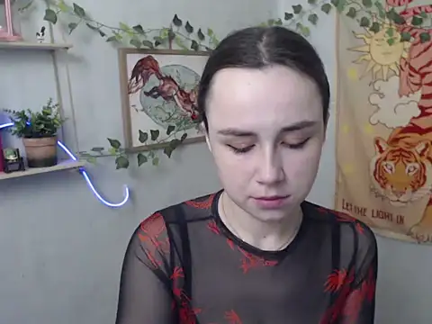 VeryVeryVeryShy  online show from April 23, 5:59 am