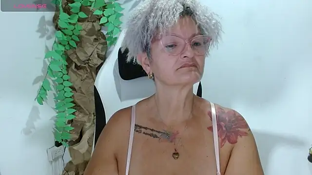 bety-cum2 online show from April 22, 10:45 am