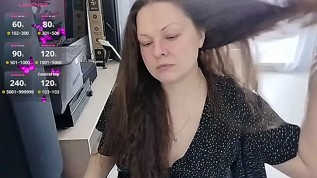 Marla Singerrr online show from May 3, 8:18 am