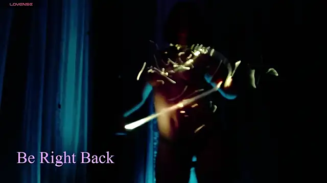 -CUTE-EVIL- online show from April 20, 6:11 pm