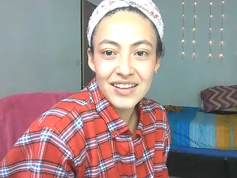 Olivia Bright online show from March 18, 10:15 pm