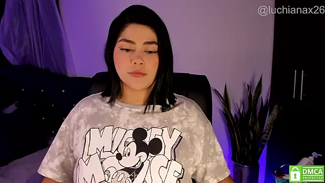 lucy26  online show from June 5, 3:43 am