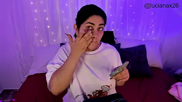 lucy26  online show from November 25, 3:20 am