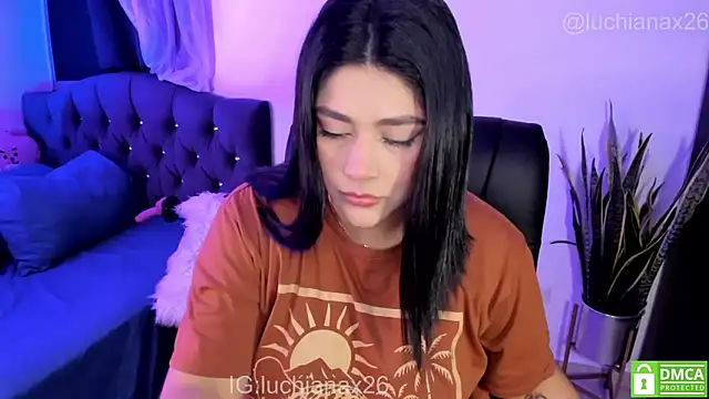 lucy26  online show from April 21, 3:13 am