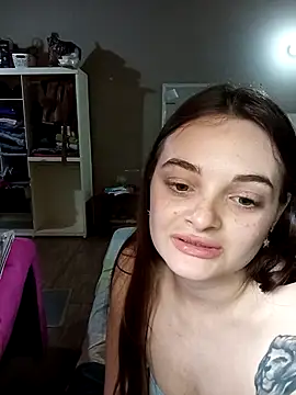 Emmacut online show from October 6, 5:18 pm