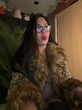 BigDominaMia online show from April 24, 3:09 am