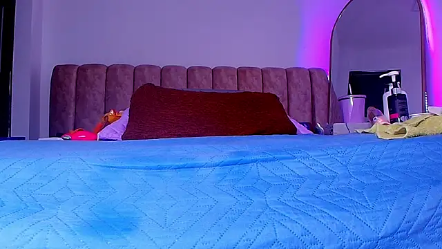  linda milk  online show from April 25, 3:20 am