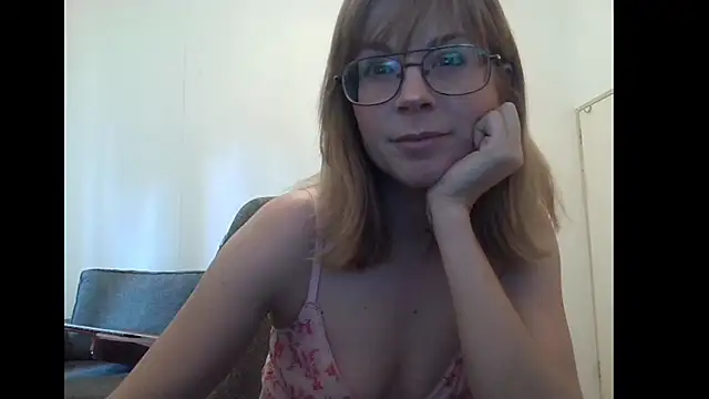 SavannaGirly online show from October 15, 9:34 am