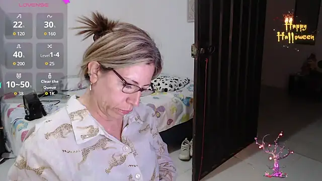 Chayla Ruiz online show from October 14, 10:56 pm