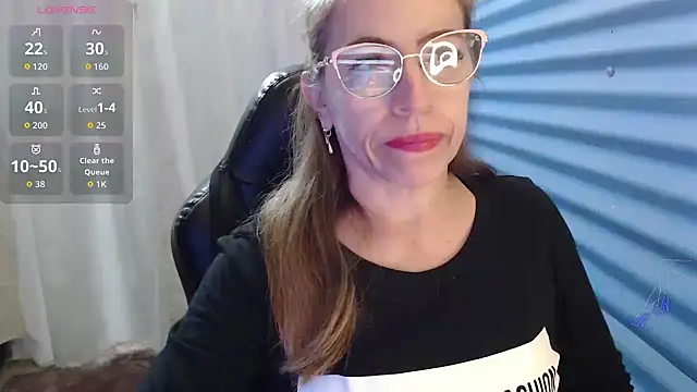 Chayla Ruiz online show from April 25, 7:33 pm