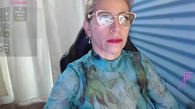 Chayla Ruiz online show from April 26, 8:06 pm