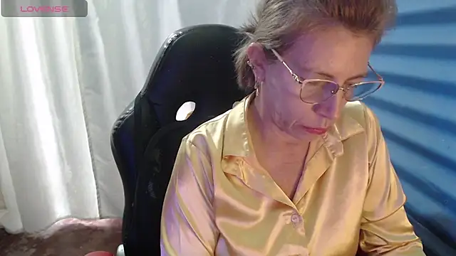 Chayla Ruiz online show from March 30, 8:08 pm