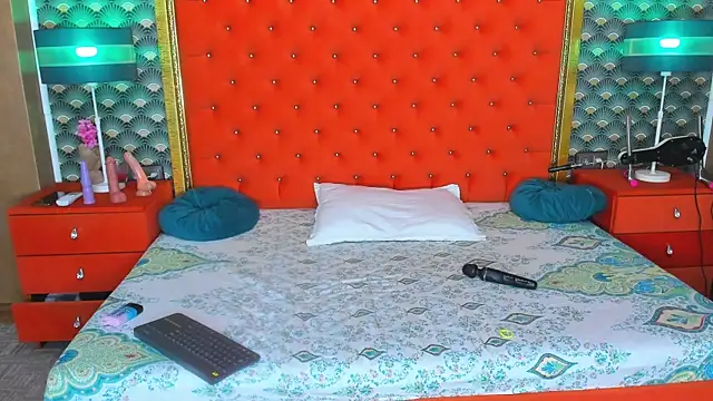 VallerieJones online show from April 28, 3:10 am