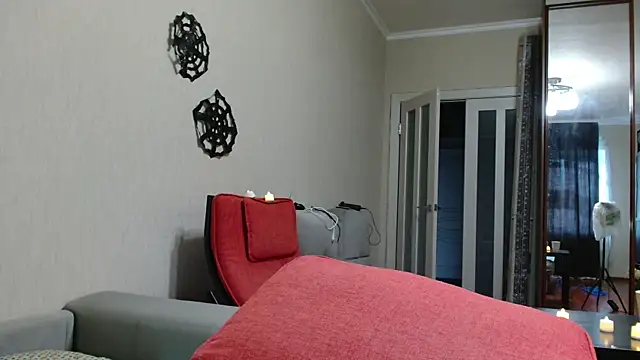 KiraGoldens online show from October 30, 6:05 am