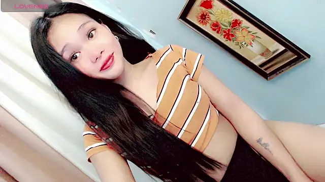 kylamooree online show from June 9, 1:21 pm