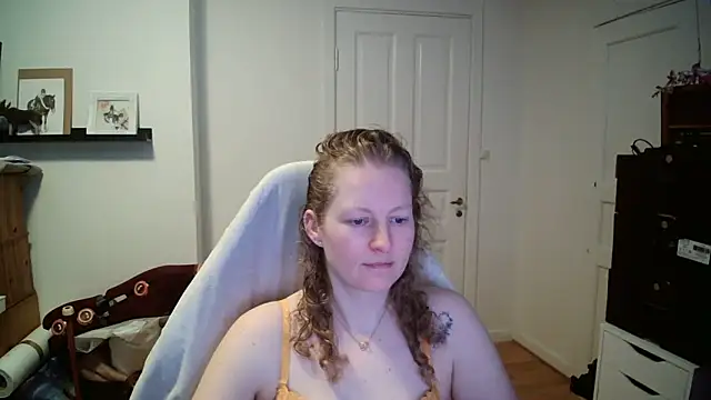 Girlnina-1995 online show from February 24, 9:41 am