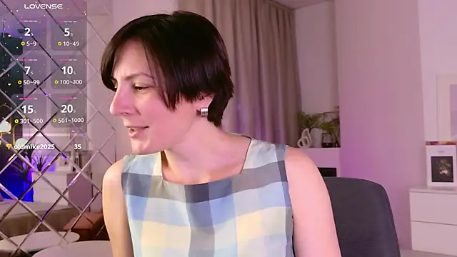 LorenDaze online show from July 28, 2:13 pm
