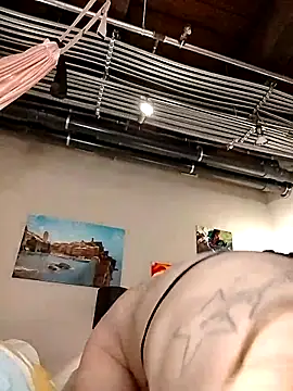 eatmeplease44 online show from April 19, 7:05 pm