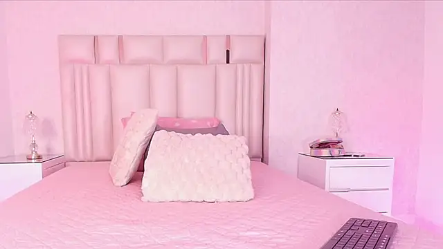  carolina fox online show from July 31, 3:18 am