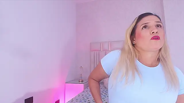  carolina fox online show from July 1, 3:06 am