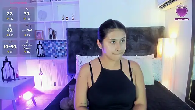 Karlagonzales  online show from June 25, 7:04 pm