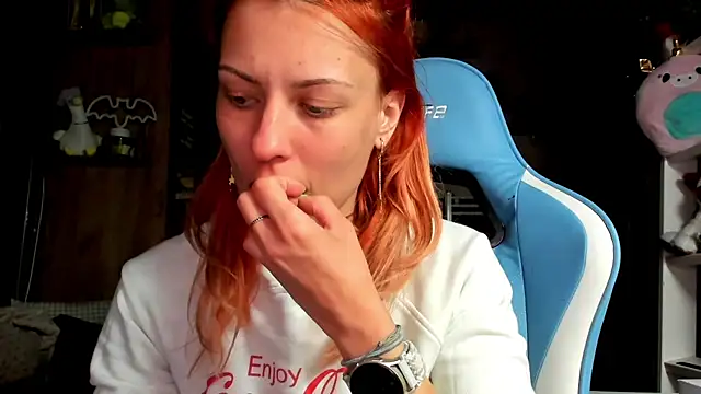 karo123421 online show from April 24, 5:38 pm