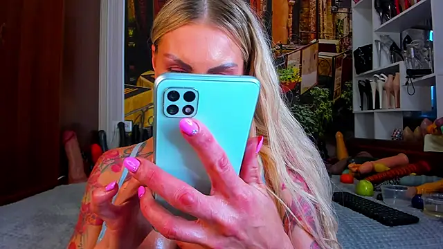 NikkaHOTx online show from April 25, 1:41 pm