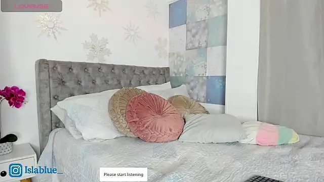 Kianna   online show from April 19, 11:07 pm