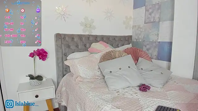 Kianna   online show from April 27, 12:41 am