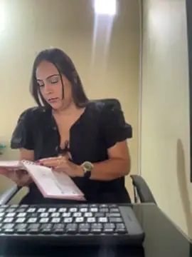 kendall 52 online show from April 25, 2:58 pm