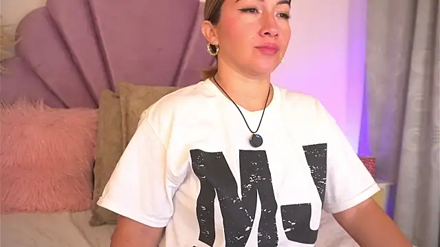 KendalEvanz online show from April 29, 1:20 am