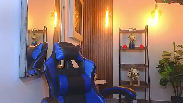 Kenya--Buhle online show from April 24, 12:30 pm