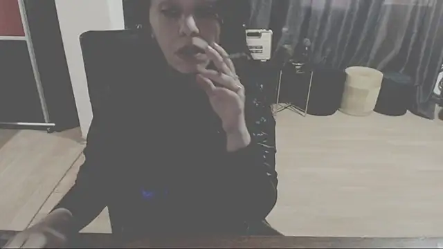 GoldenSasha online show from October 4, 4:00 pm