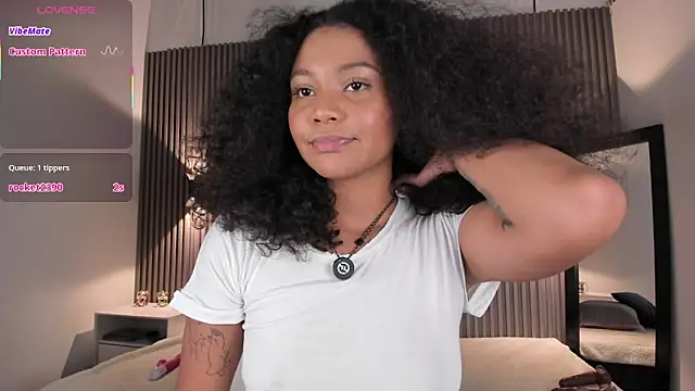 Zafiiraa online show from May 28, 3:48 am