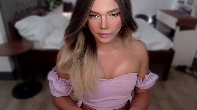 liaa lurrecams online show from July 8, 6:04 am