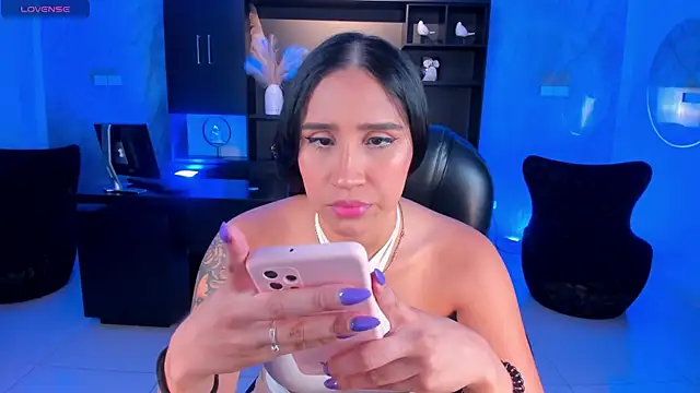 NickyLawson online show from April 21, 4:08 am