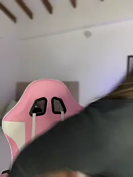 Little Amber6 online show from April 28, 2:27 am