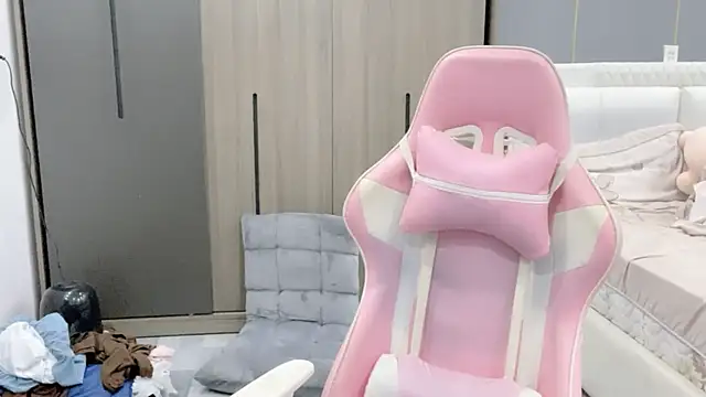 ANNA102 online show from February 28, 8:03 am