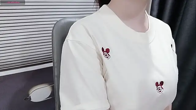 pelue online show from April 24, 1:19 am